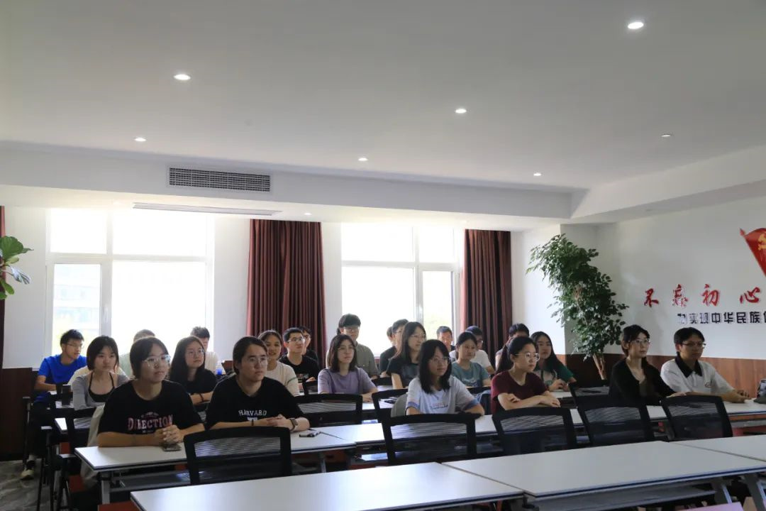 ������ѧ���ӡ�֪�������С����й������ѧʵϰ���߽���֮Ե����